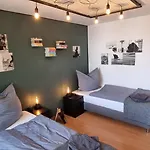 Black&White Designer Business Apartment Fuer 4 Mit Kueche+5G Wlan+Netflix Nahe Der City